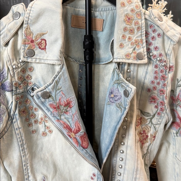 Blank NYC Light Blue Floral Embroidered Studded Jean Jacket. - Picture 4 of 9